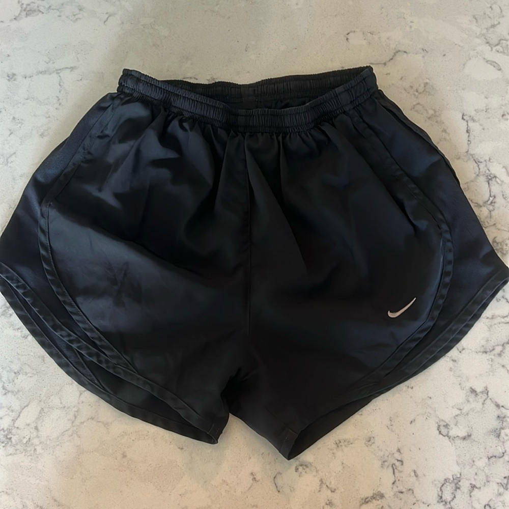 Nike Tempo Short - Black on Black